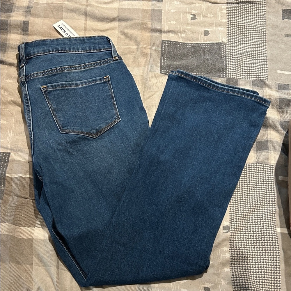 Old Navy Women's Mid Rise Kicker Boot Cut Jeans in Dark Blue